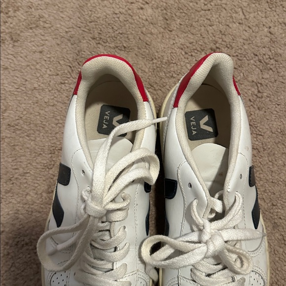 Veja V-10 Leather Sneakers in the Extra White Nautico Pekin - Picture 8 of 9